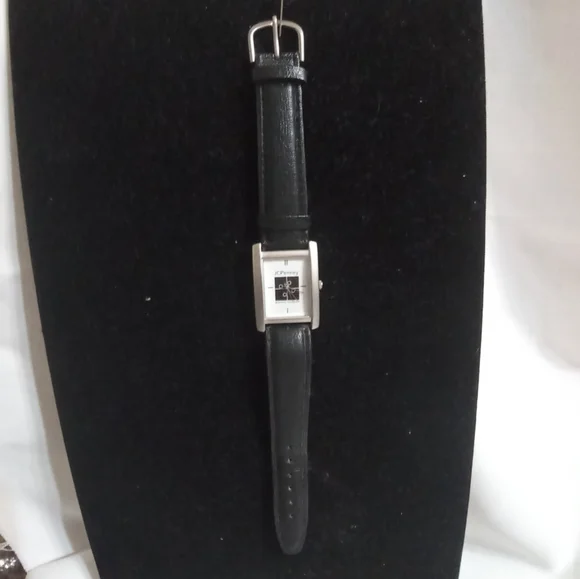 Watch - Picture 1 of 2